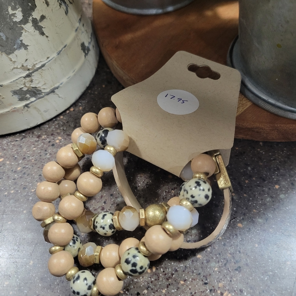 4 bracelets